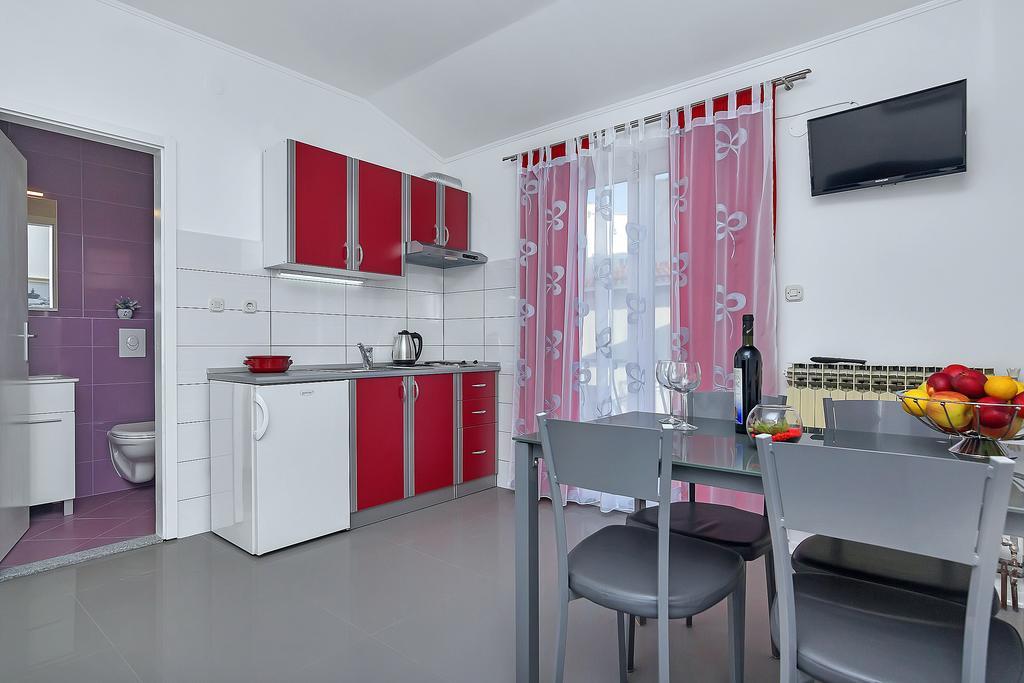 Apartments Smiljka Макарска Екстериор снимка