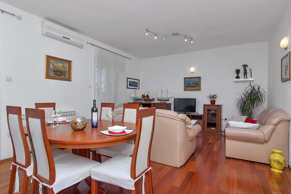 Apartments Smiljka Макарска Екстериор снимка